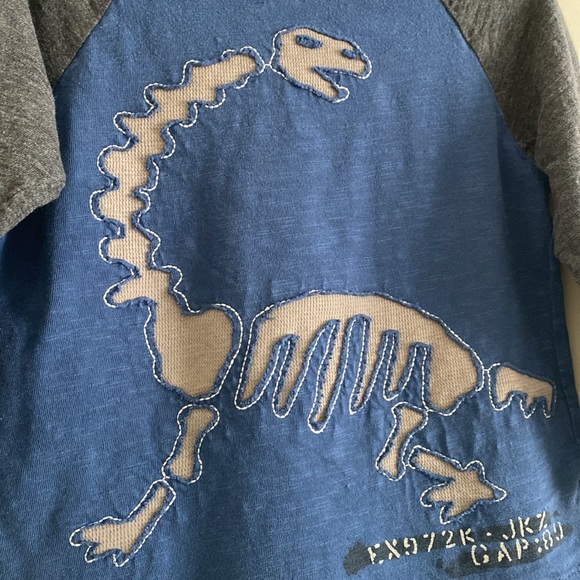 BabyGAP Toddler Boy Long Sleeve Dinosaur Tee - Picture 8 of 15